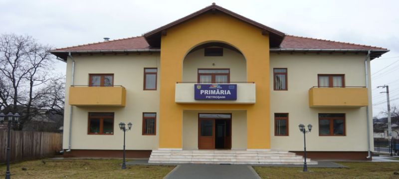 Primaria_Pietrosani_Arges.jpg