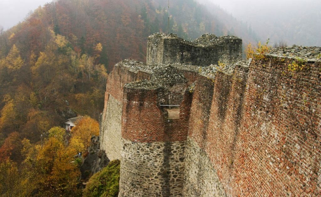 cetatea-poenari.jpg