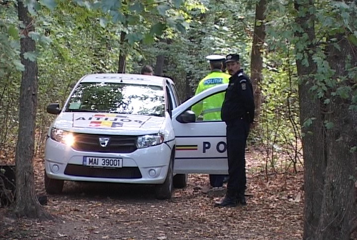 politie-in-padure.jpg